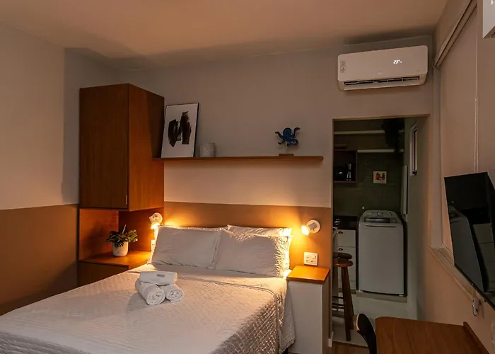 Studio Moderno e aconchegante a 100m do metrô, 700m da Praia e do Aterro do Flamengo, conforto e tranquilidade no coração do Rio! Rio de Janeiro